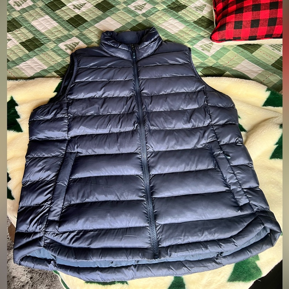 NWOT 32 degrees women’s vest